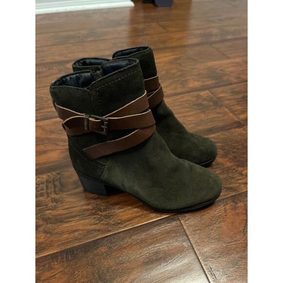 Skechers Agenda Olive Buckle Chucky Heel Suede Boots Size 7 - Picture 1 of 4